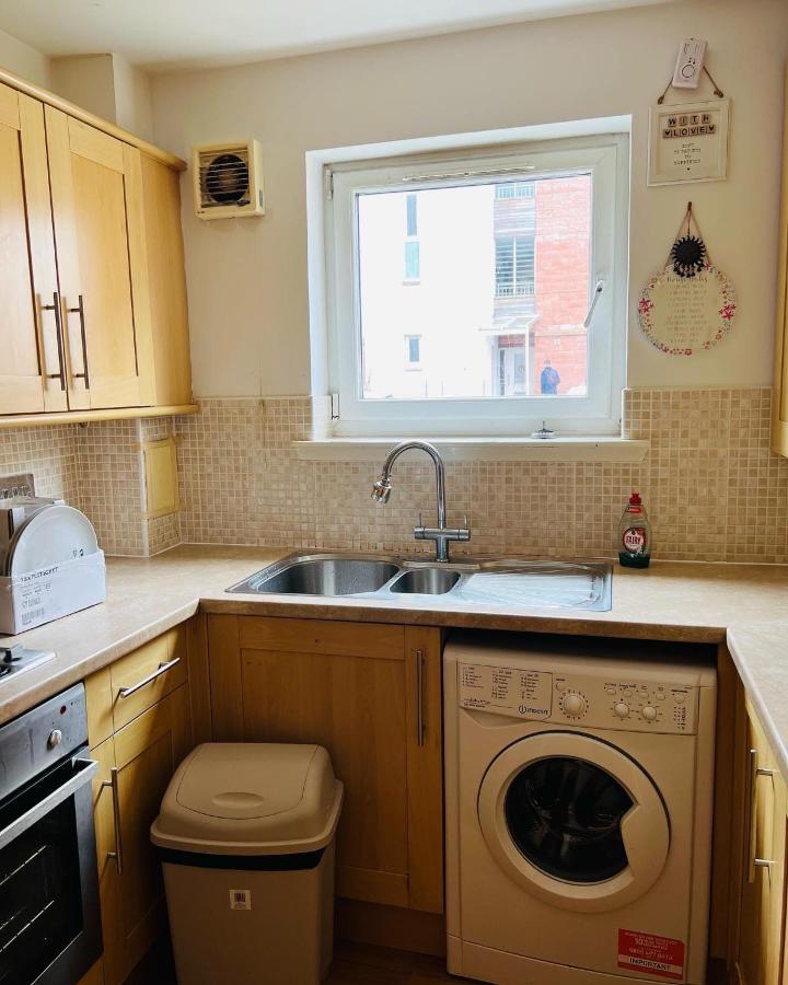 Modern 2Bed 2Bath Ground Floor Apartment Edinburgh Exterior photo