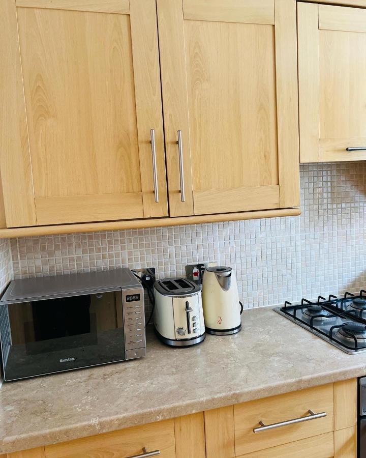Modern 2Bed 2Bath Ground Floor Apartment Edinburgh Exterior photo